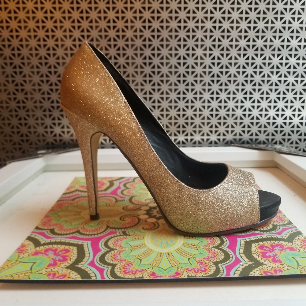 shoes - Picture 3 of 3